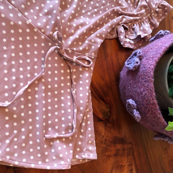 Monteau pink polka dot peplum top. Size Medium. - Picture 3 of 5